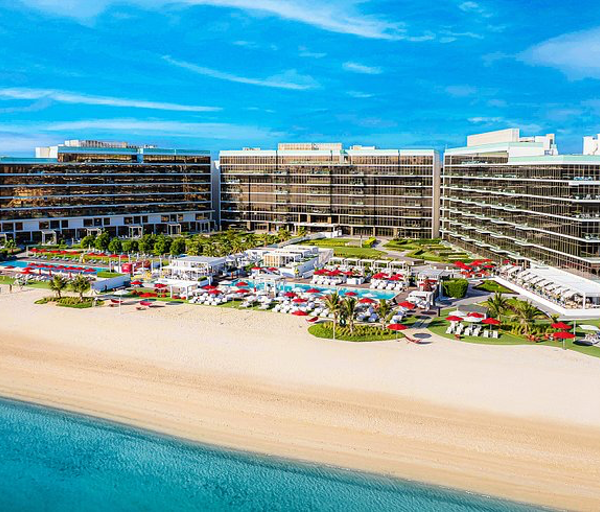 Th8 Palm Dubai Beach Resort, Vignette Collection, an IHG Hotel